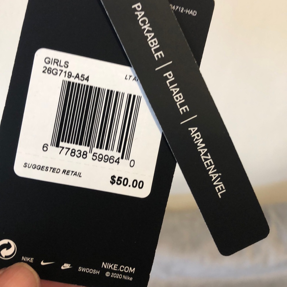 NWT NIKE PACKABLE WINDBREAKER - Picture 10 of 10